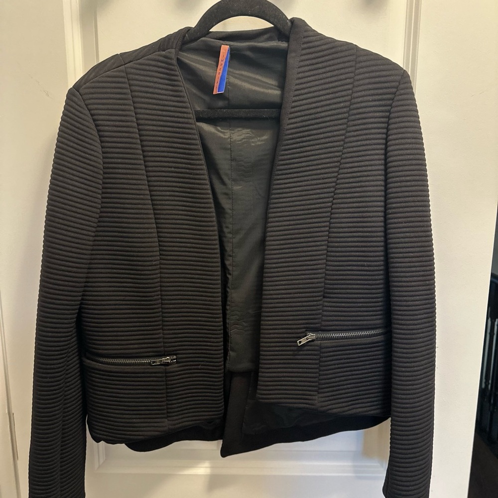 Elegant Black Ribbed Women's Blazer